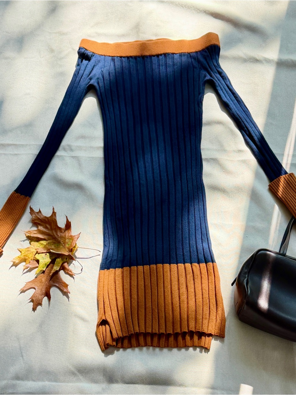 89% Wool Ribbed Knit Colorblock Dress – Navy & Camel